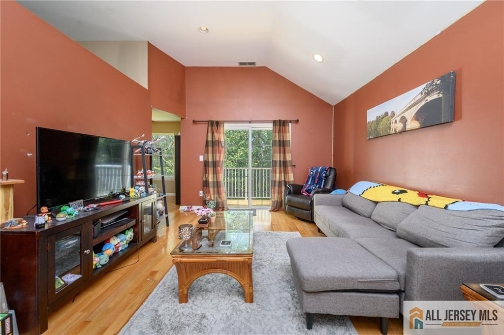 60 Waugh Court - Photo 7