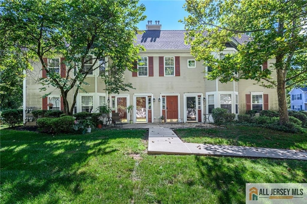 60 Waugh Court - Photo 0