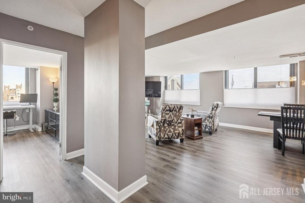 526 Pacific Avenue - Photo 4