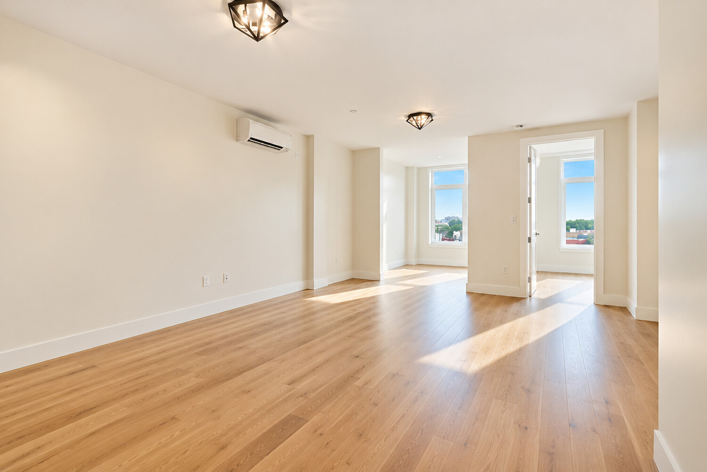 1004 Gates Avenue - Photo 0