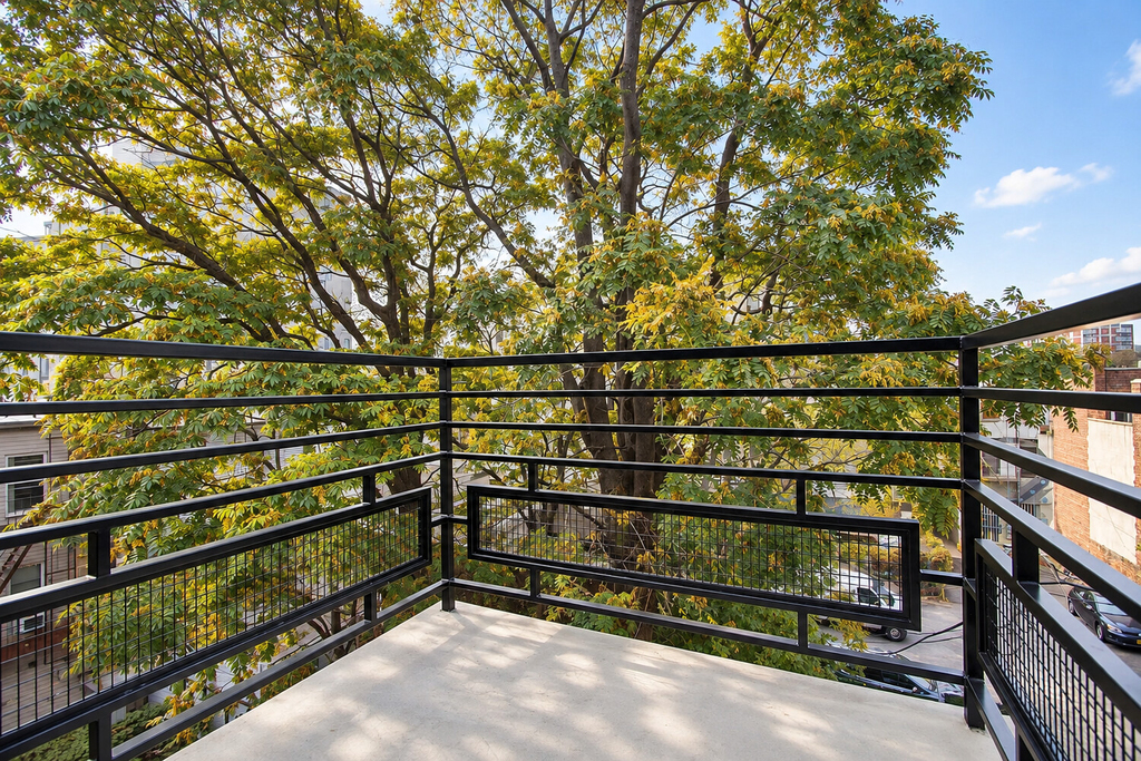 1004 Gates Avenue - Photo 4