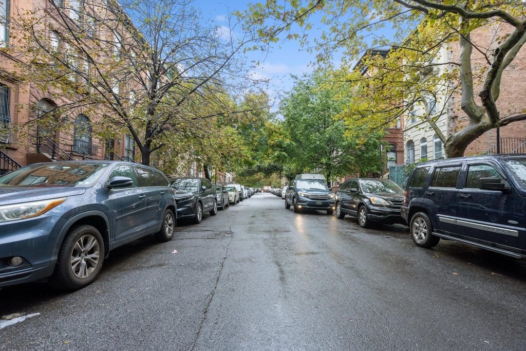 138 W 136th Street - Photo 6