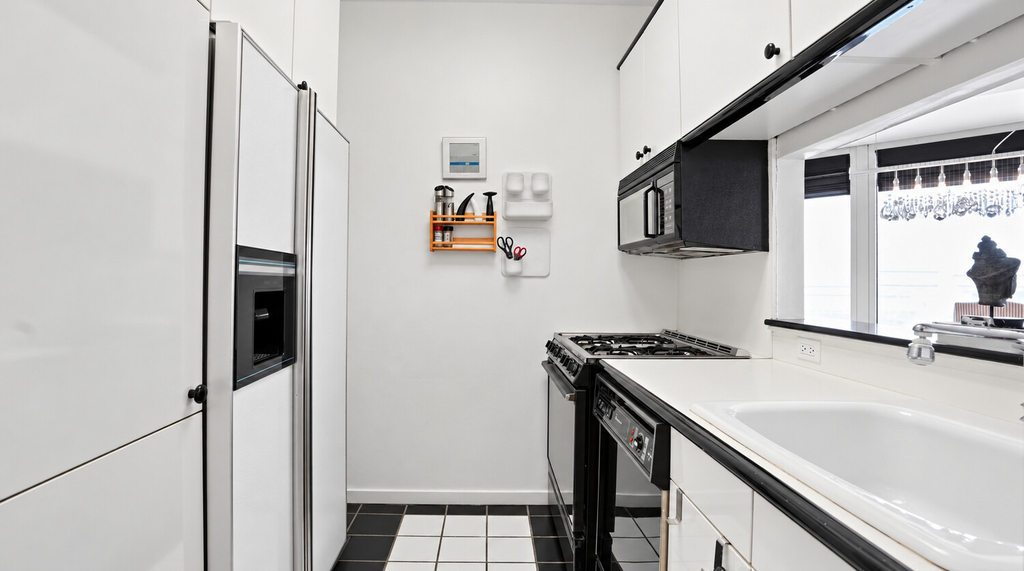 150 W 56th Street - Photo 2