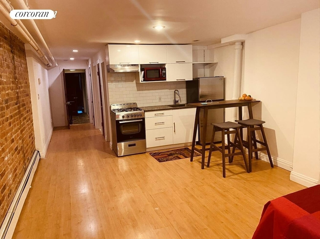 178 St James Place - Photo 3