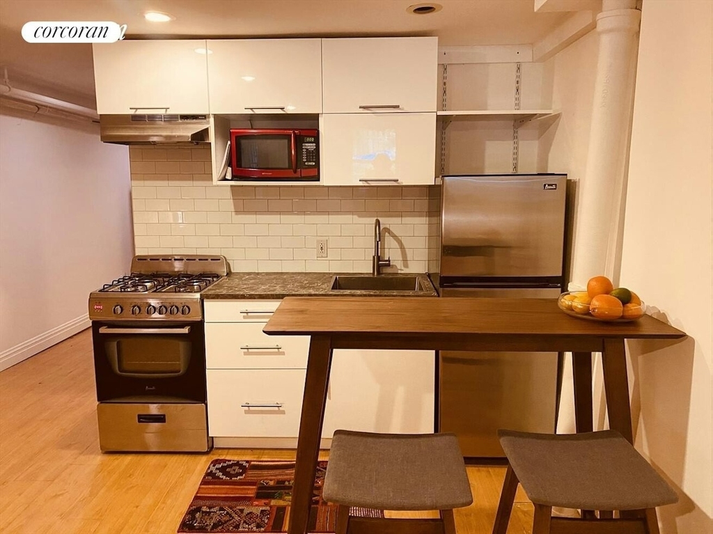 178 St James Place - Photo 2