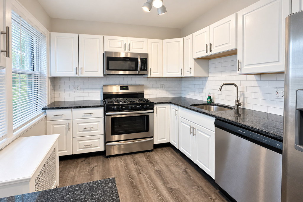 172 Burns Street - Photo 3