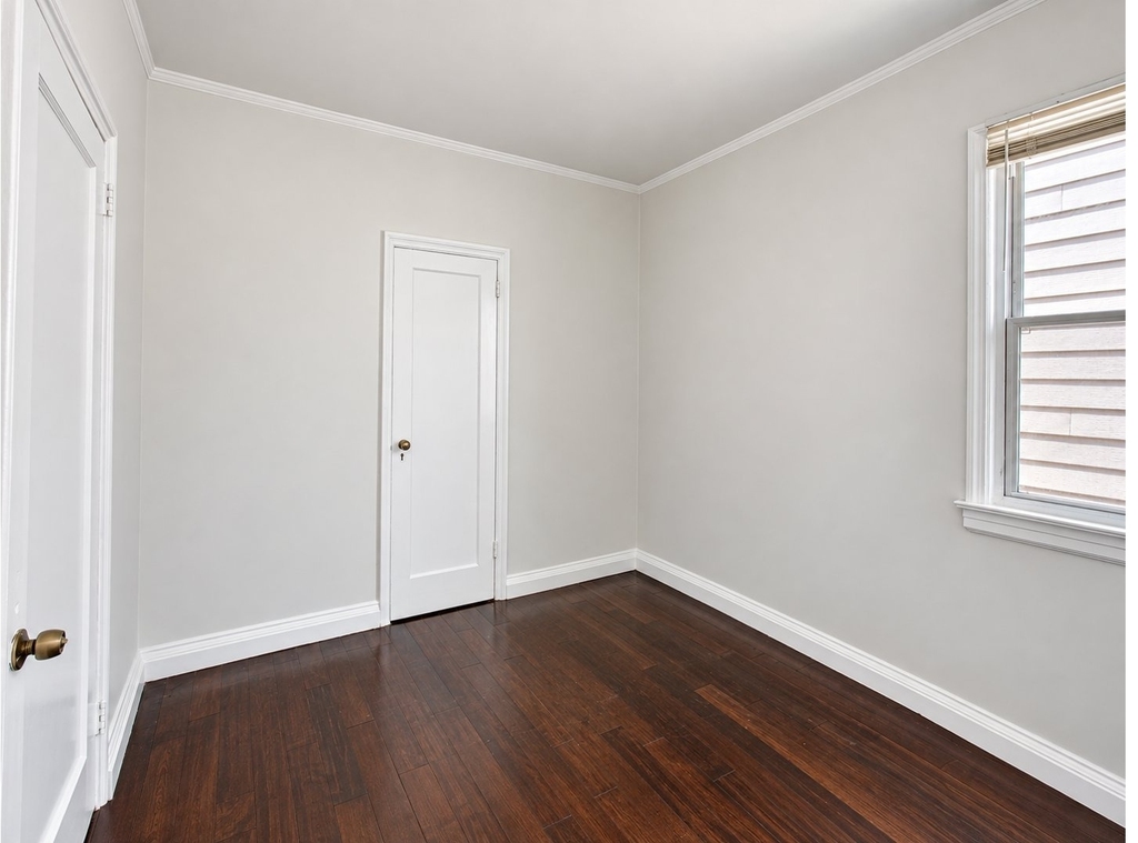 143-27 95th Avenue - Photo 8