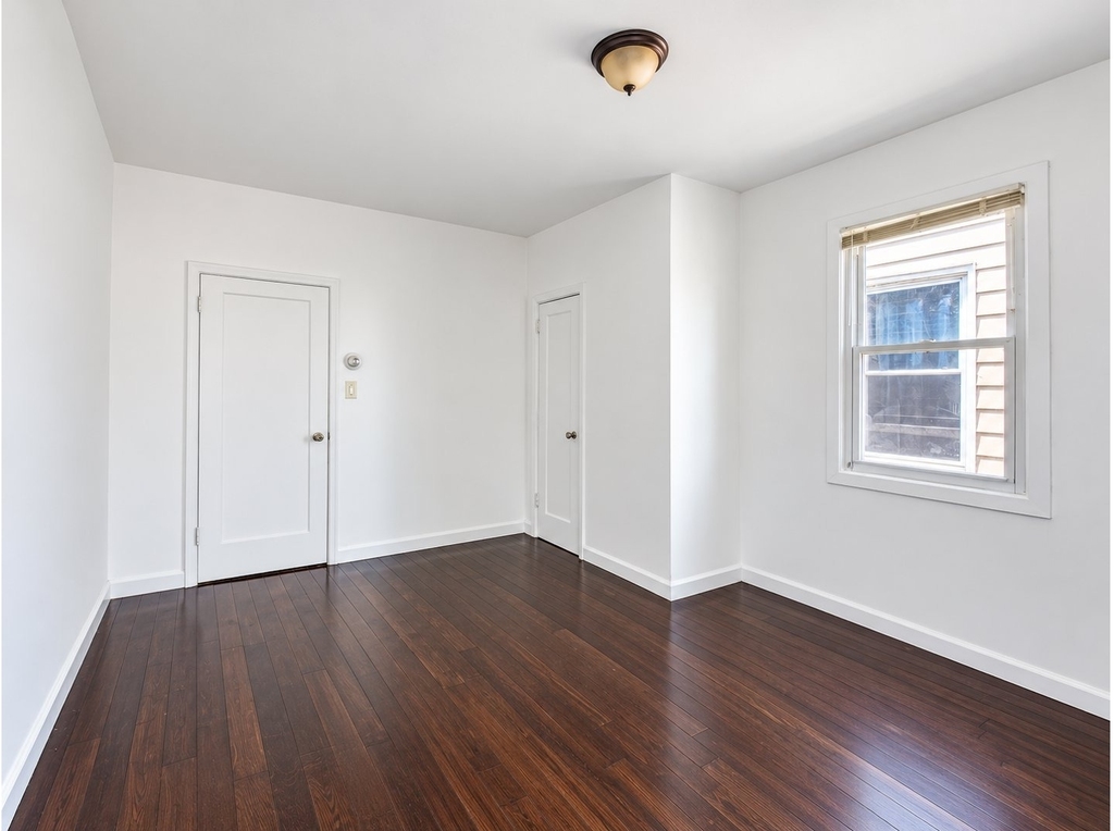 143-27 95th Avenue - Photo 4