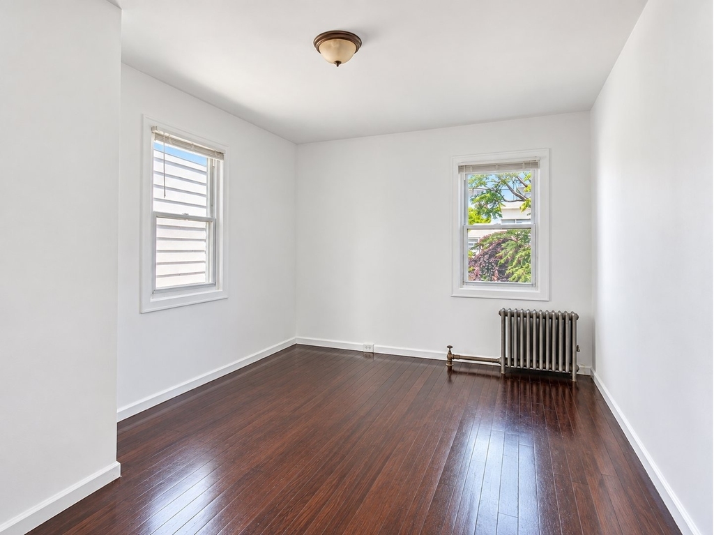 143-27 95th Avenue - Photo 3