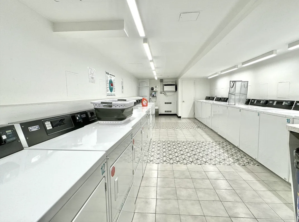 222 W 14th Street - Photo 16