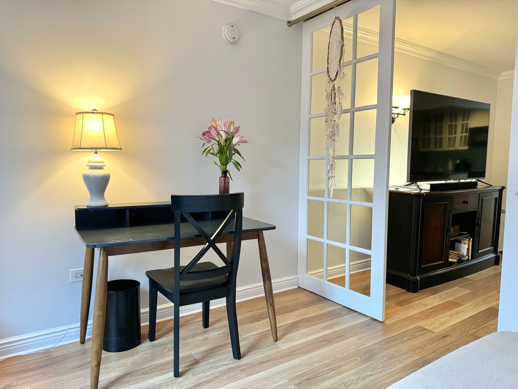 222 W 14th Street - Photo 3