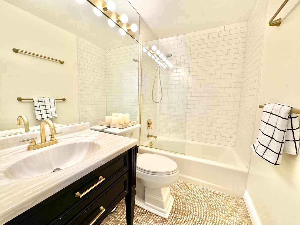 222 W 14th Street - Photo 11