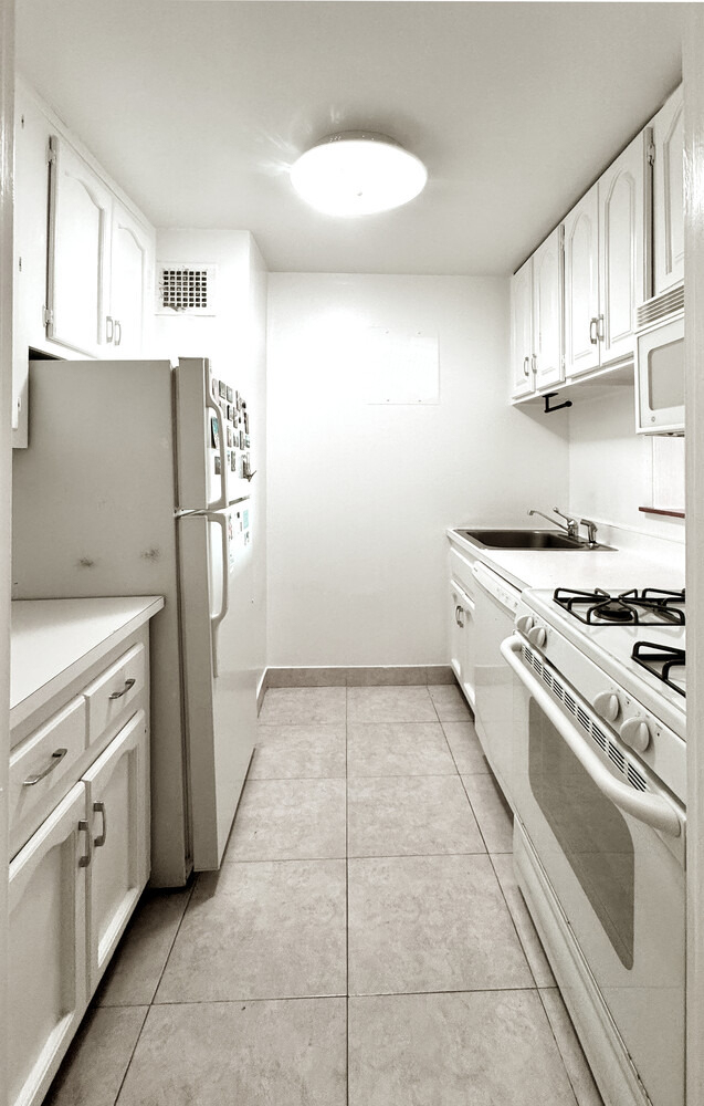 301 E 79th Street - Photo 6