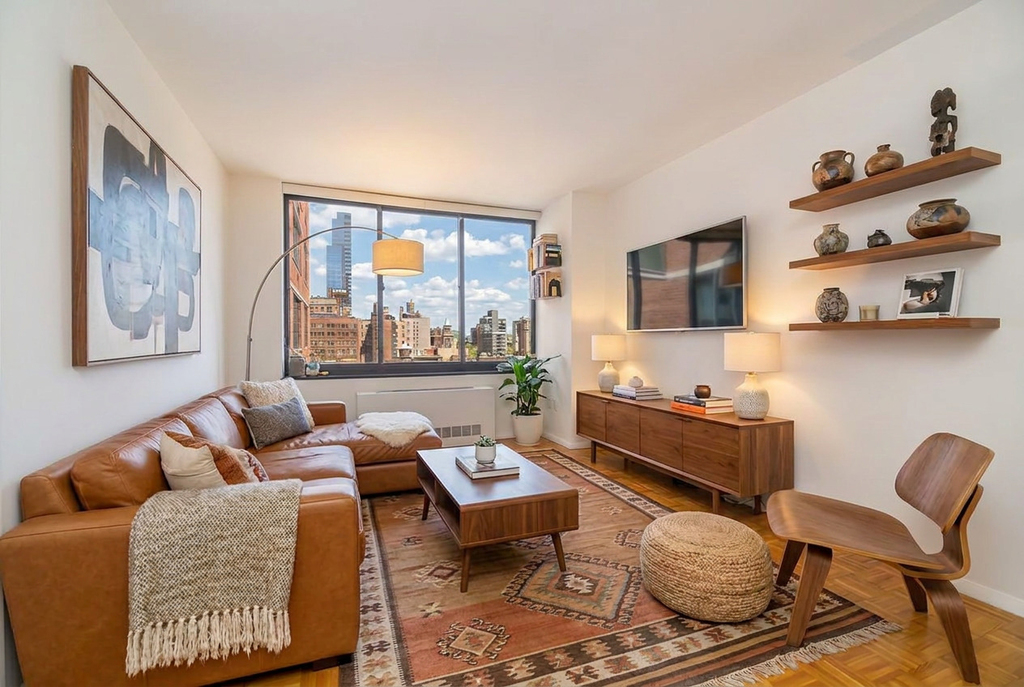 215 W 95th Street - Photo 0