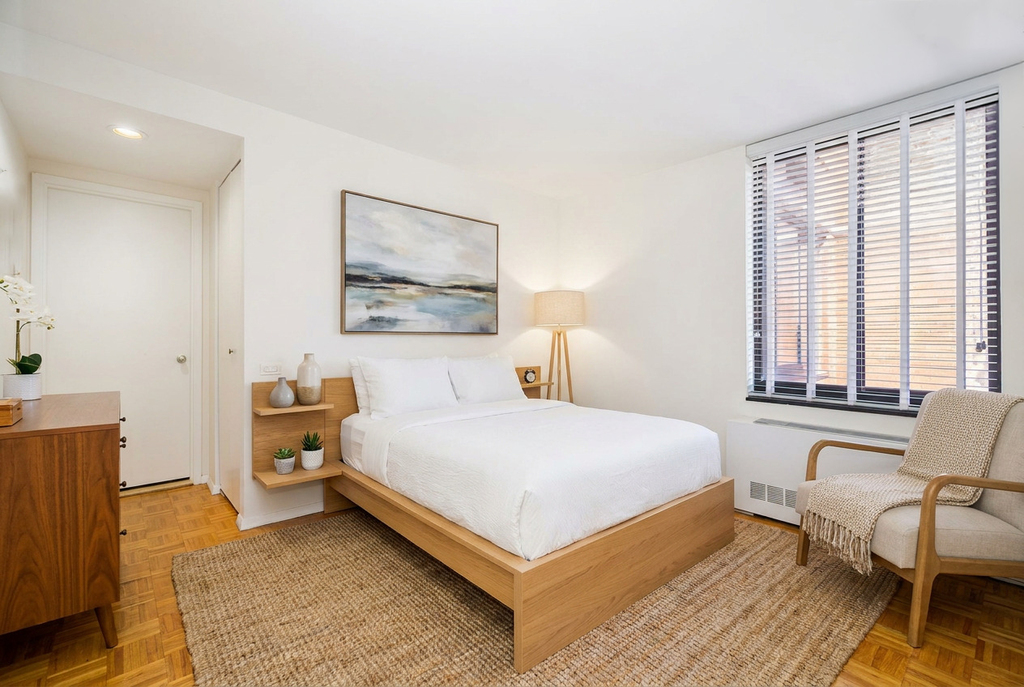 215 W 95th Street - Photo 3