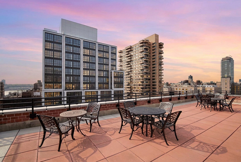 215 W 95th Street - Photo 6