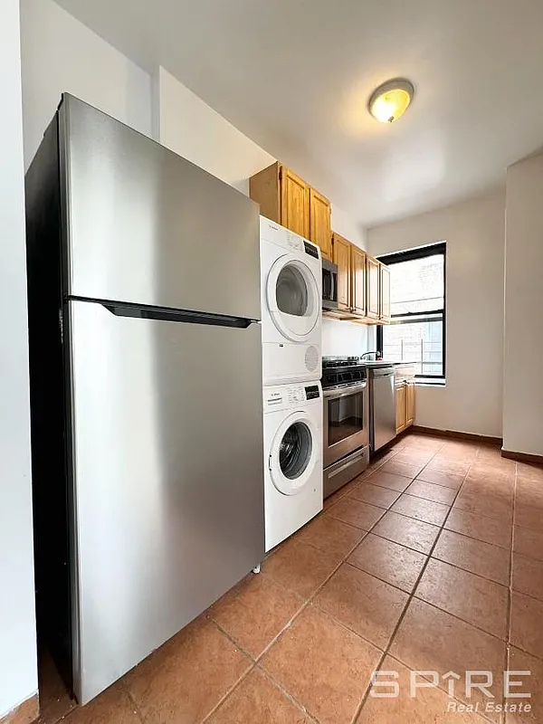 188 Claremont Avenue - Photo 2