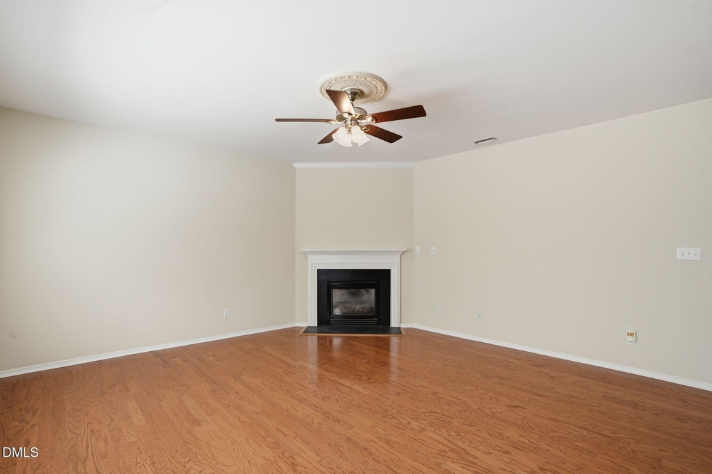 205 Trolley Car Way - Photo 4
