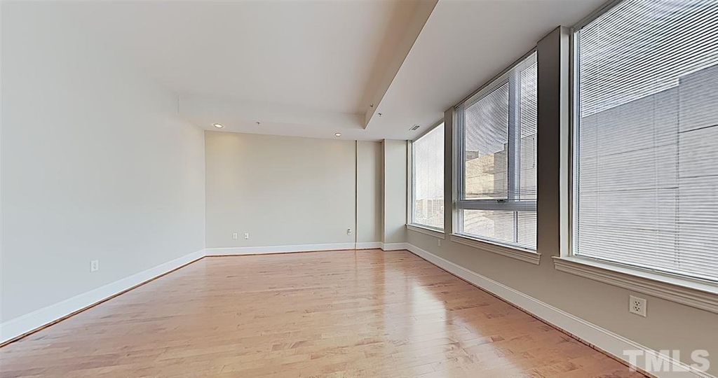 400 W North Street - Photo 1