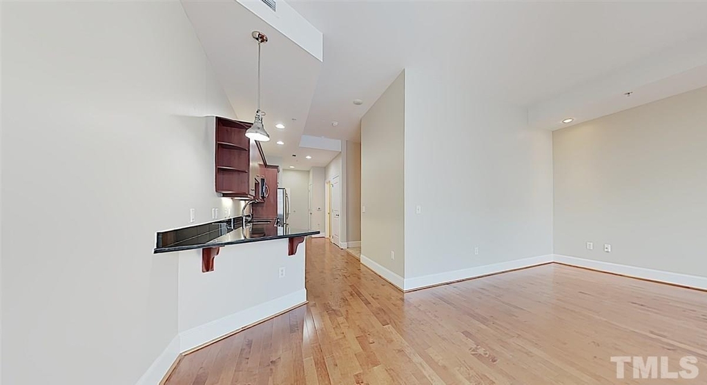400 W North Street - Photo 2