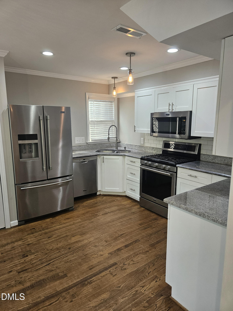 2132 Bellaire Avenue - Photo 10