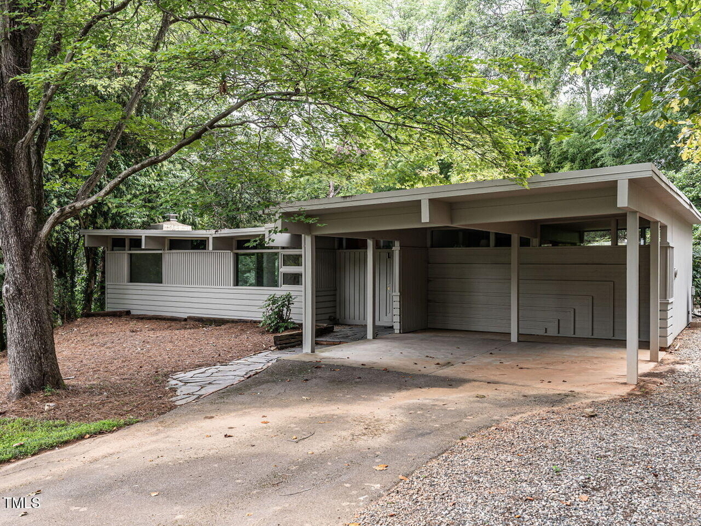 511 Transylvania Avenue - Photo 2