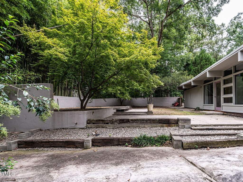 511 Transylvania Avenue - Photo 36