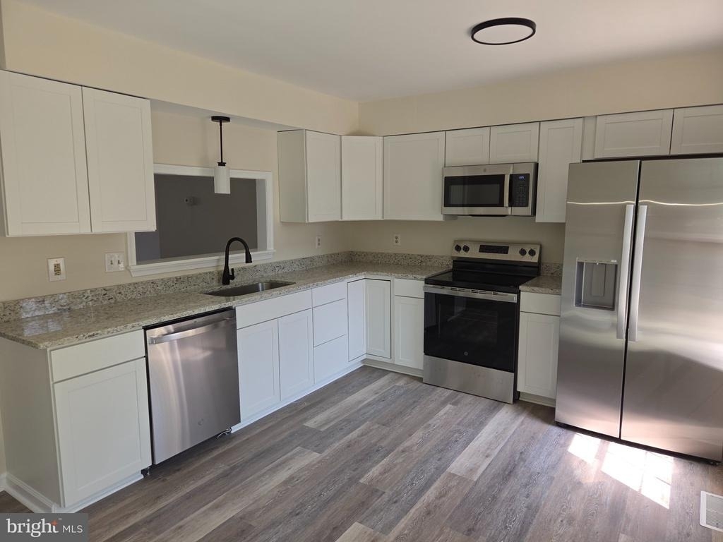 10806 Stone Hill Lane - Photo 1