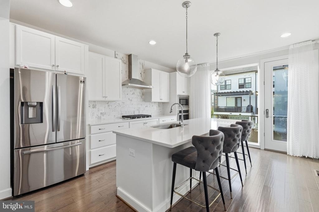 657 Belmont Bay Drive - Photo 4