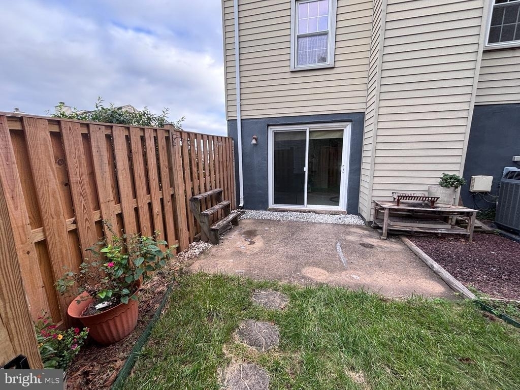 961 Holborn Court - Photo 21