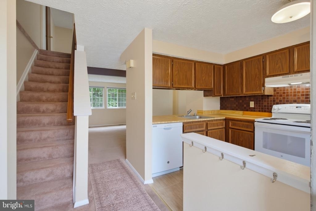 8284 Crestmont Circle - Photo 12