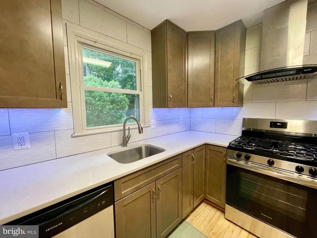 7925 Forest Path Way - Photo 8