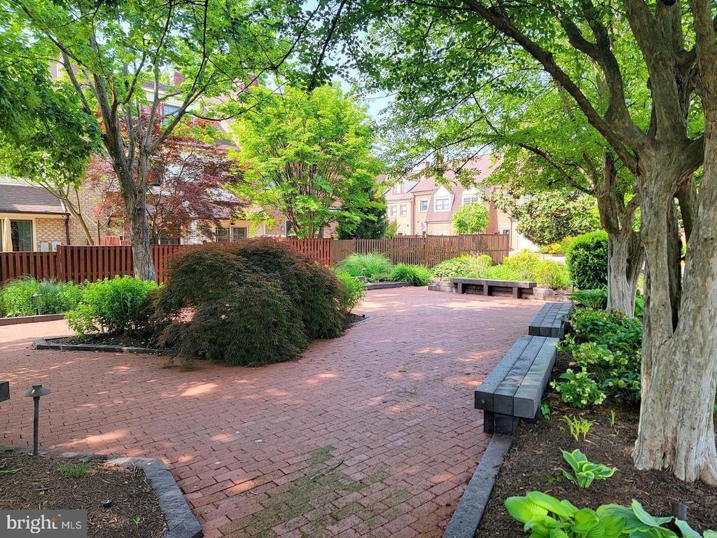 6312 Chaucer View Circle - Photo 47