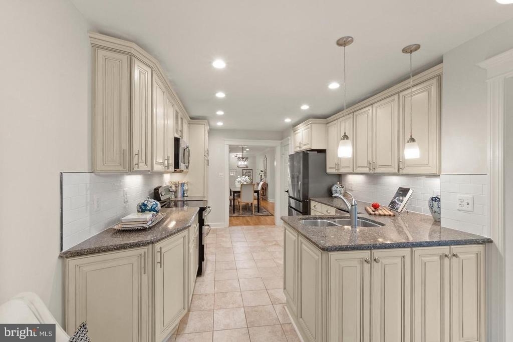 6312 Chaucer View Circle - Photo 8