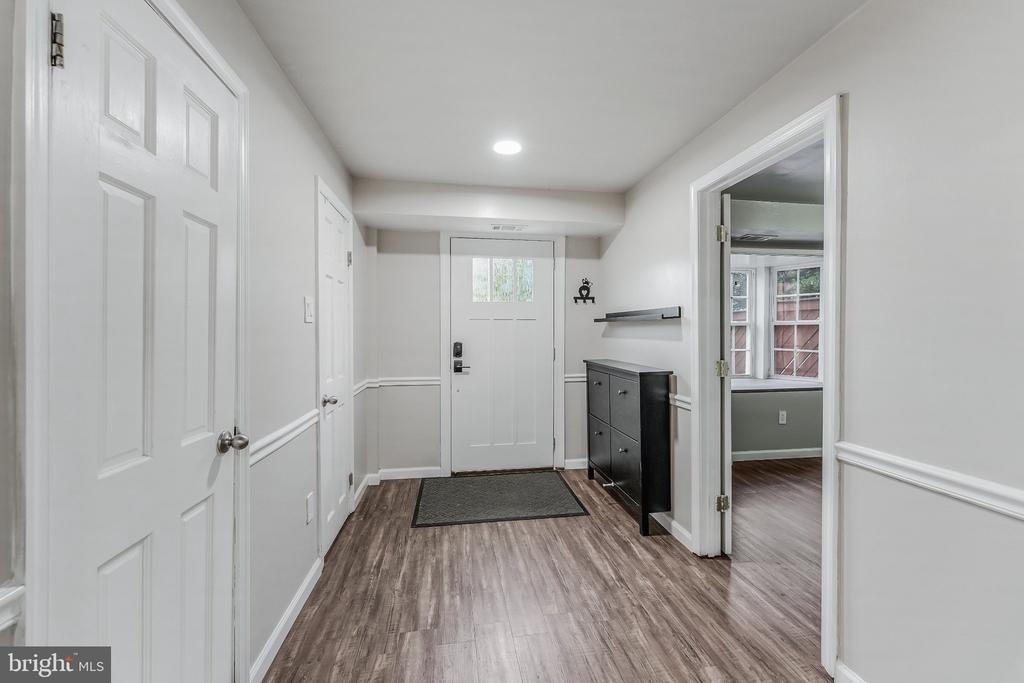 8105 Oaklake Court - Photo 7