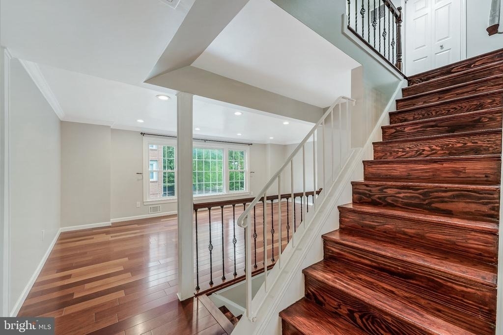 8105 Oaklake Court - Photo 17