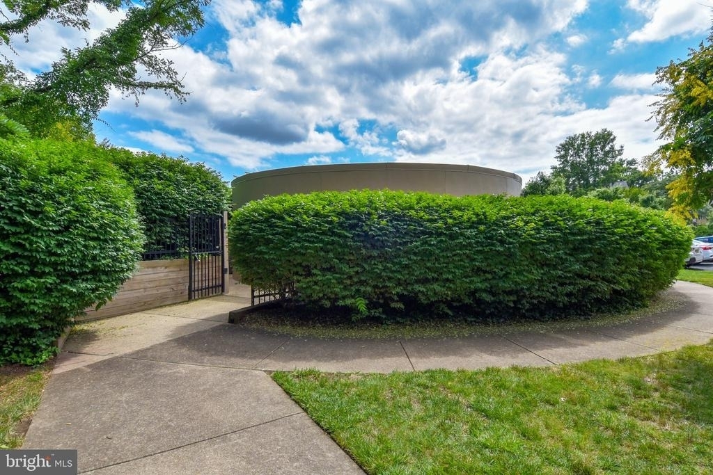 6624 E Wakefield Drive - Photo 3