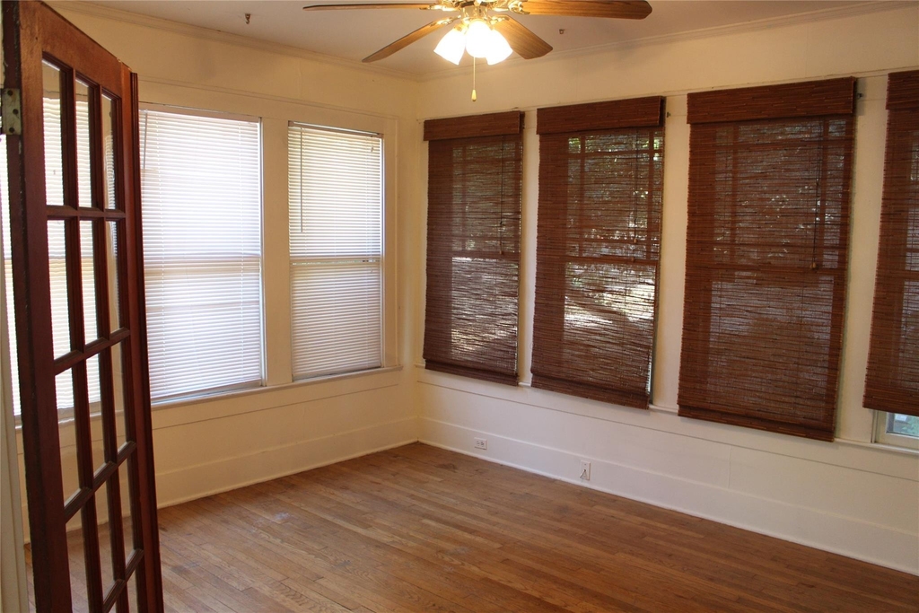 2826 Salado St - Photo 18