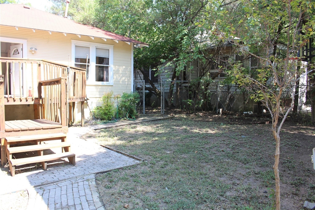 2826 Salado St - Photo 22