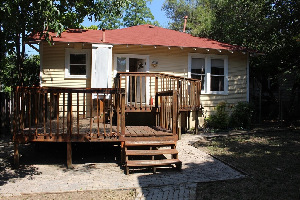 2826 Salado St - Photo 21