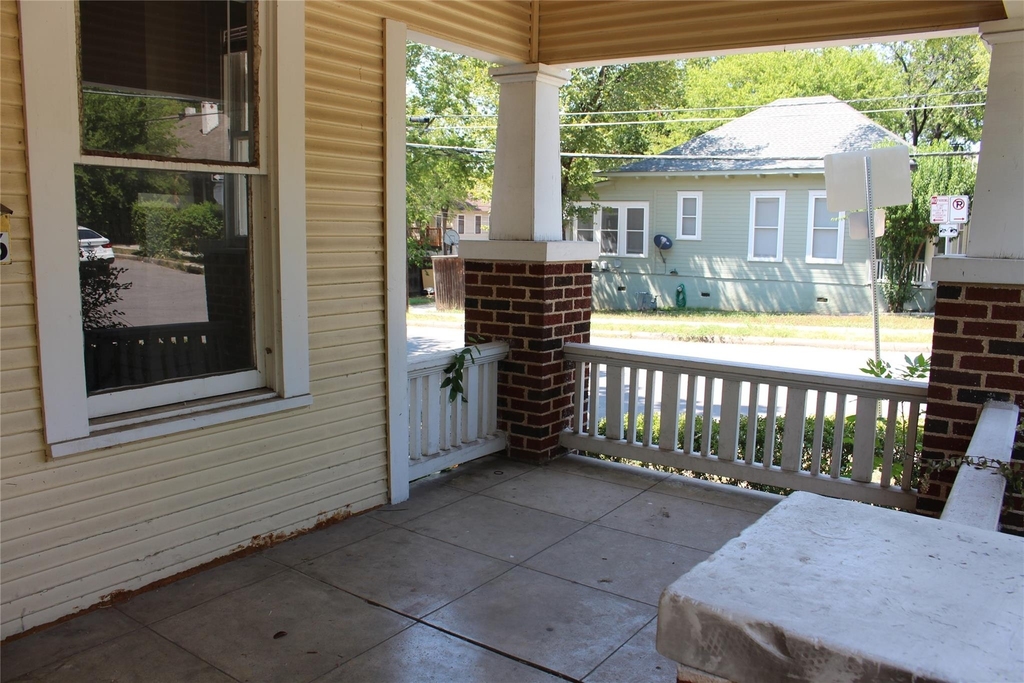 2826 Salado St - Photo 4
