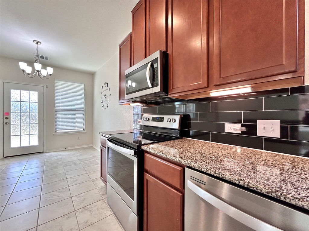 17106 Gibbons Path - Photo 13