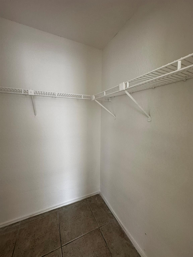 6004 Parkwood Dr - Photo 10