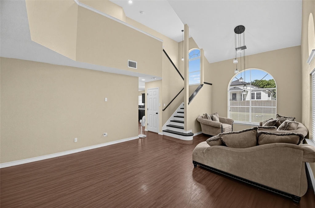1610 Balmorhea Ln - Photo 2
