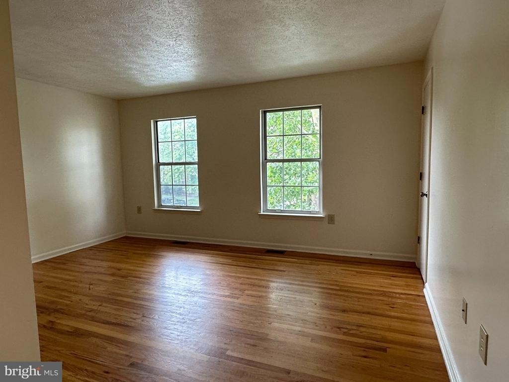109 Parkside Drive - Photo 5