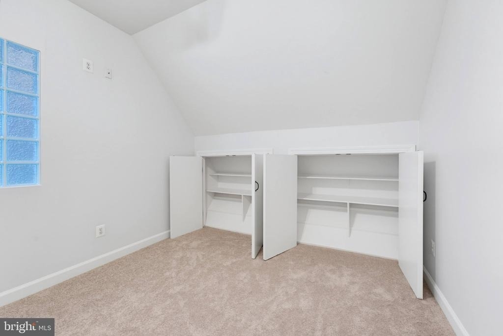 10903 Maple Street - Photo 23
