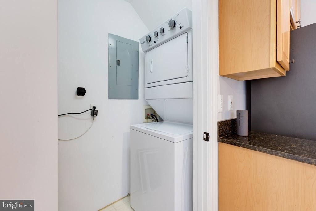 10903 Maple Street - Photo 9