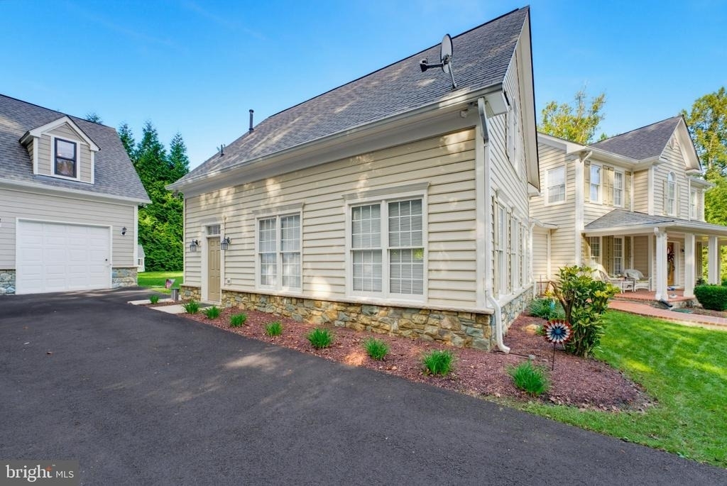 10903 Maple Street - Photo 31