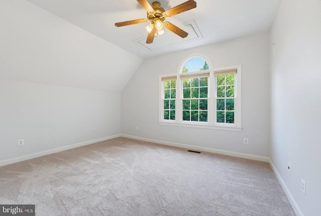 10903 Maple Street - Photo 17