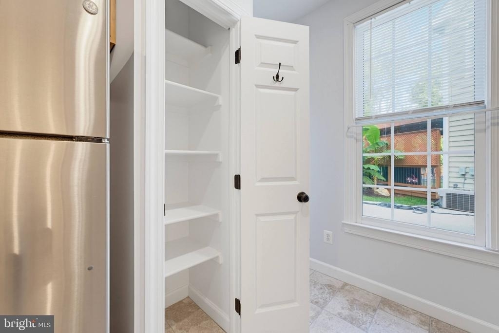 10903 Maple Street - Photo 10